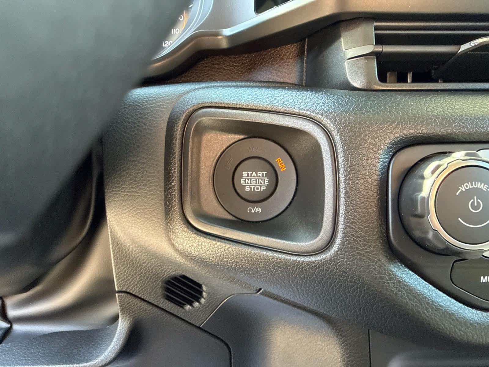 2027 Jeep Wrangler WRANGLER 4-DOOR SPORT S