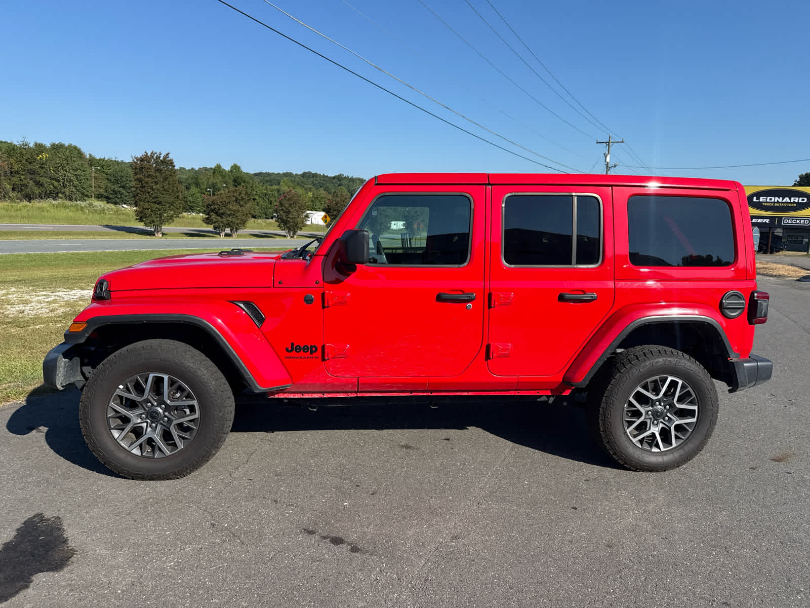 2025 Jeep Wrangler 4-Door Sahara 4x4