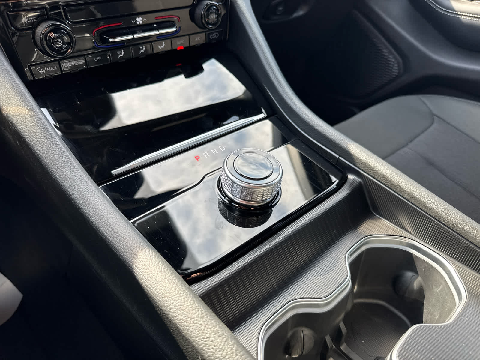 2025 Jeep Grand Cherokee Laredo 4x4