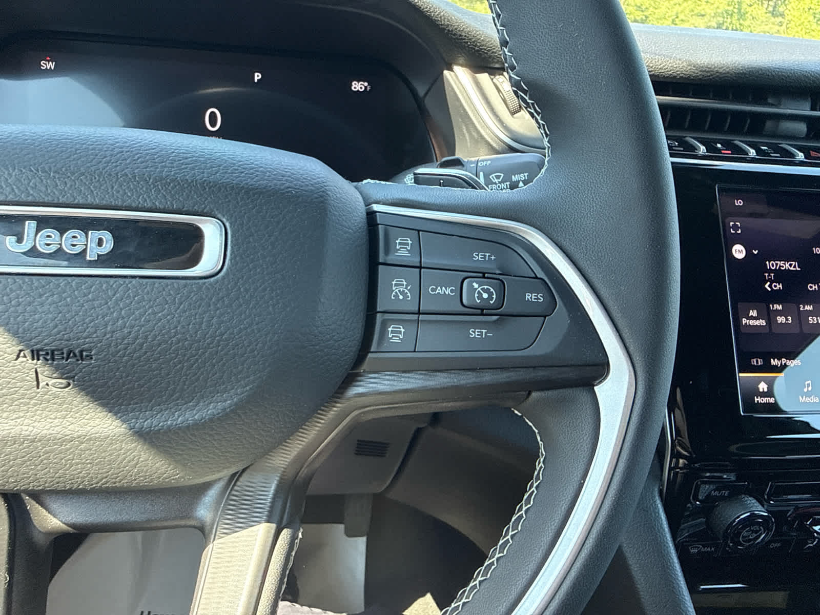 2025 Jeep Grand Cherokee Laredo 4x4