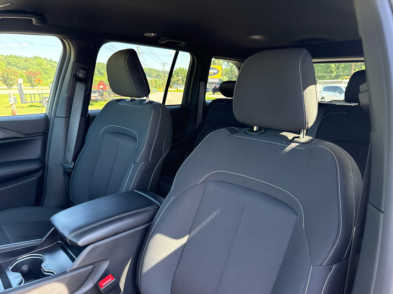 2025 Jeep Grand Cherokee Laredo 4x4