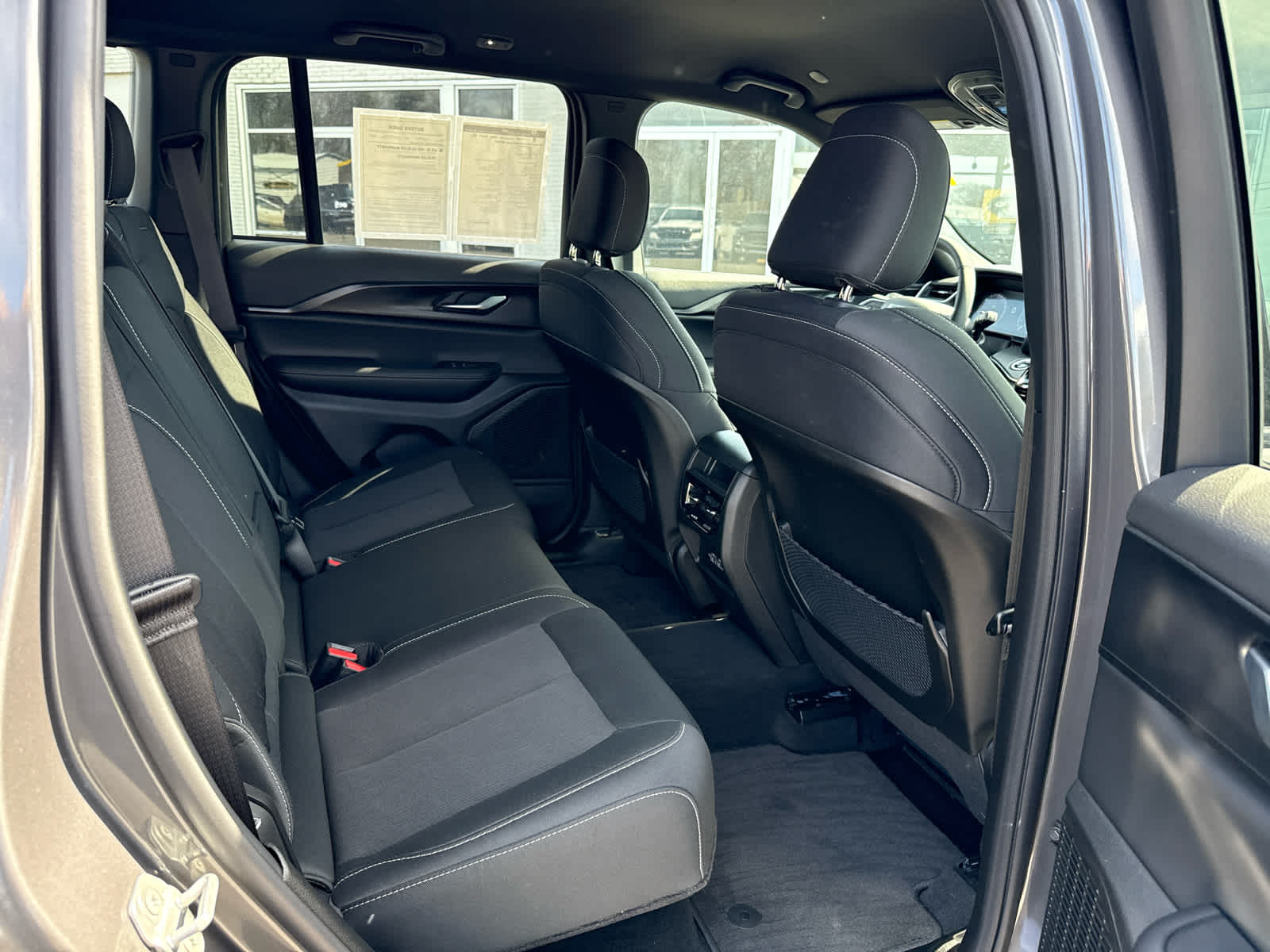 2025 Jeep Grand Cherokee Laredo 4x4