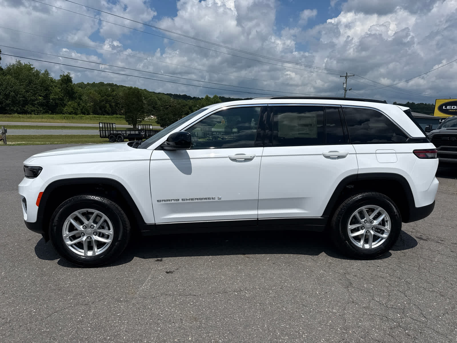 2026 Jeep Grand Cherokee GRAND CHEROKEE LAREDO 4X4