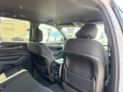 2026 Jeep Grand Cherokee GRAND CHEROKEE LAREDO 4X4