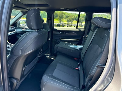 2026 Jeep Grand Cherokee GRAND CHEROKEE LAREDO X 4X4