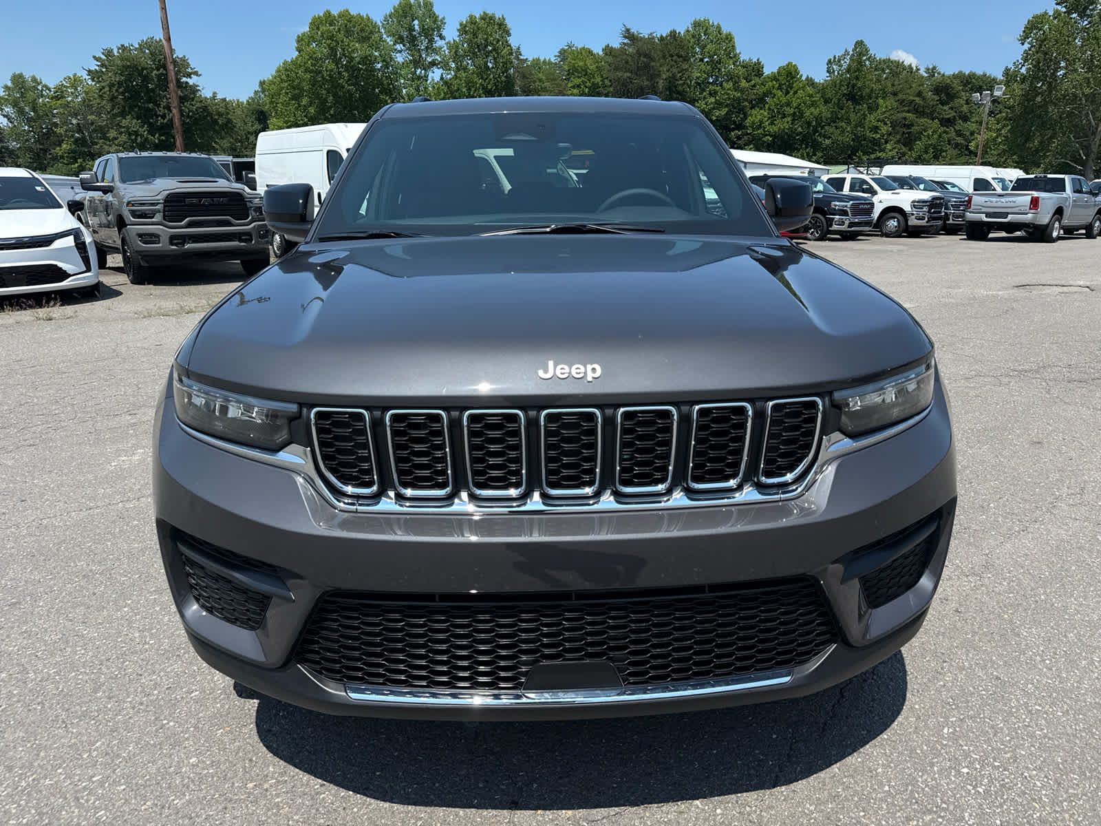 2026 Jeep Grand Cherokee GRAND CHEROKEE LAREDO X 4X4