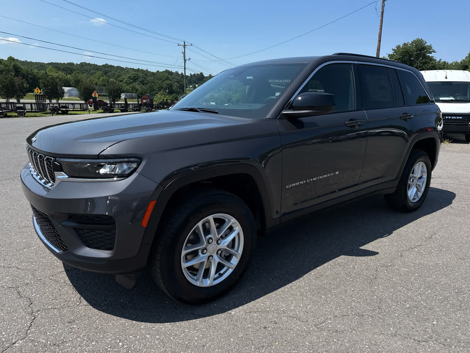 2026 Jeep Grand Cherokee GRAND CHEROKEE LAREDO X 4X4