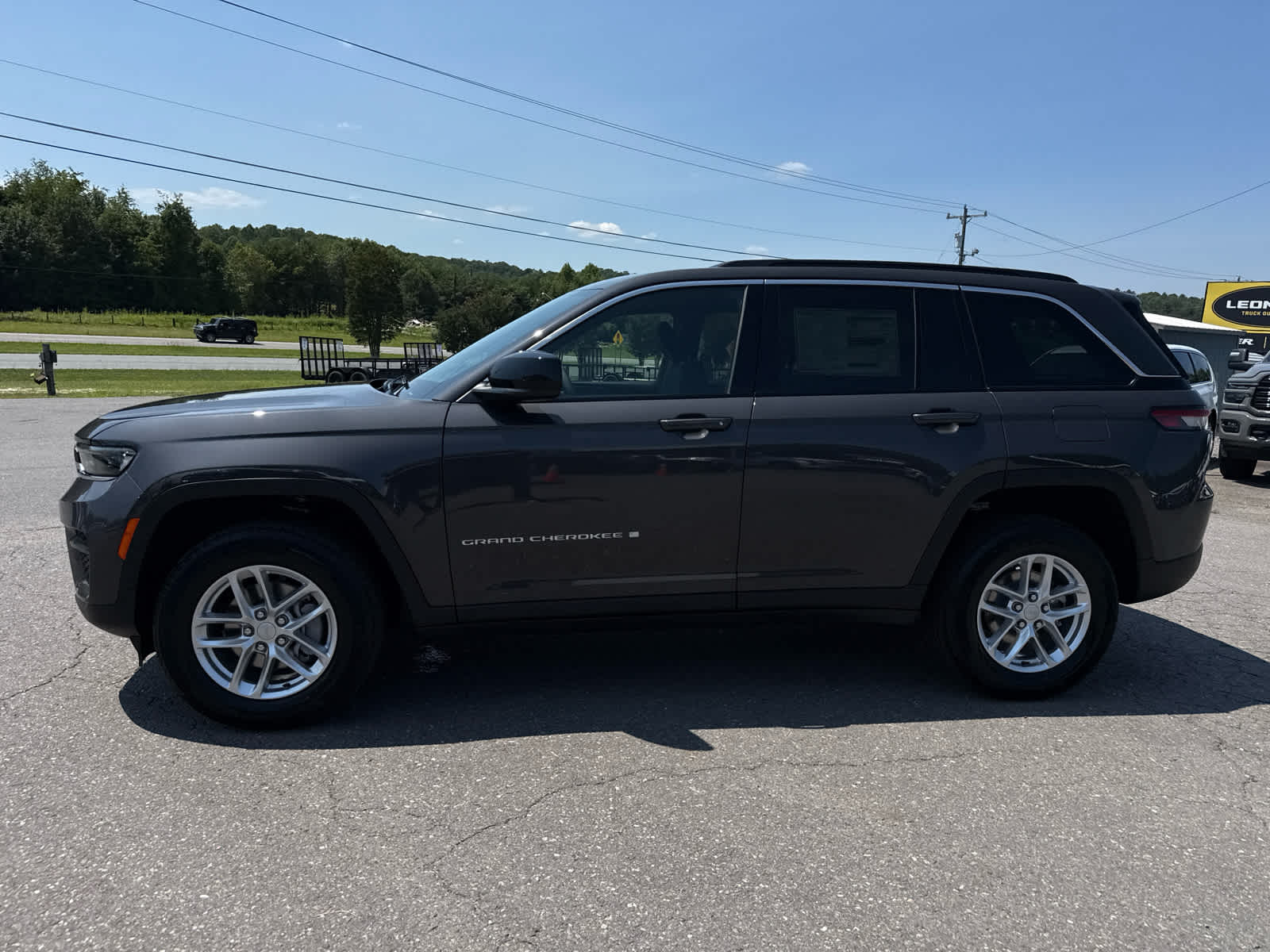 2026 Jeep Grand Cherokee GRAND CHEROKEE LAREDO X 4X4