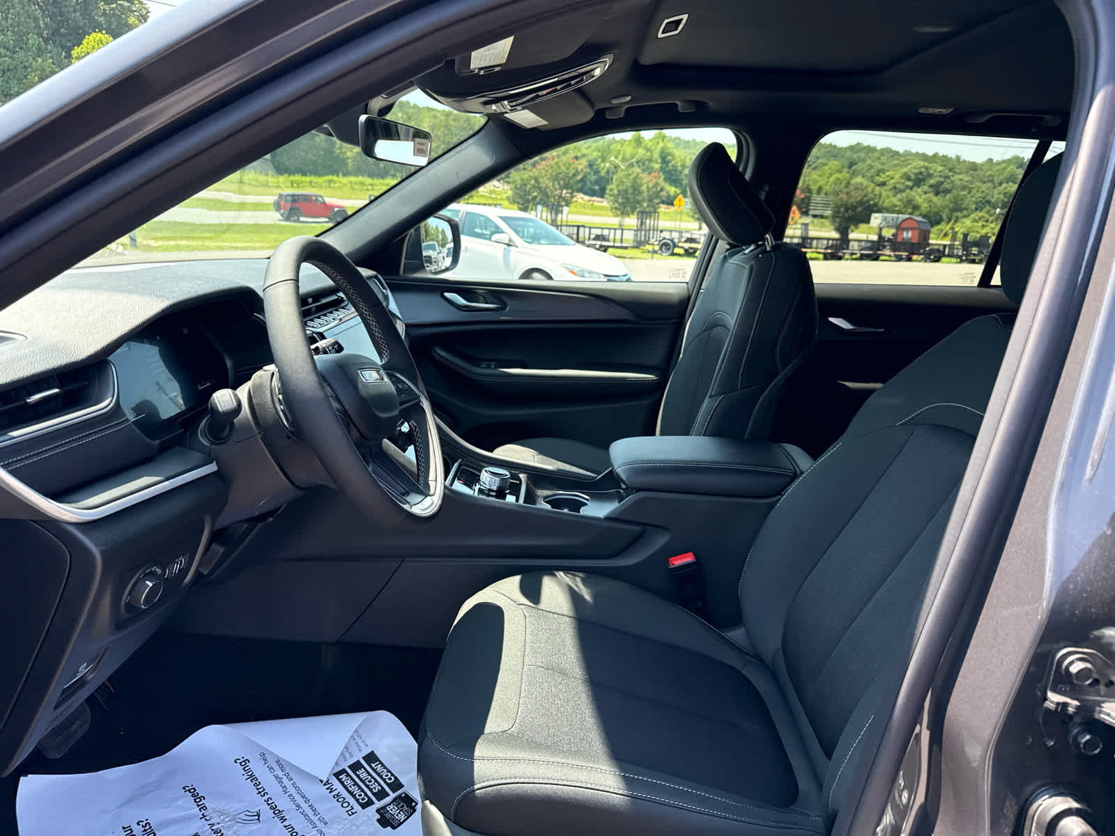 2026 Jeep Grand Cherokee GRAND CHEROKEE LAREDO X 4X4