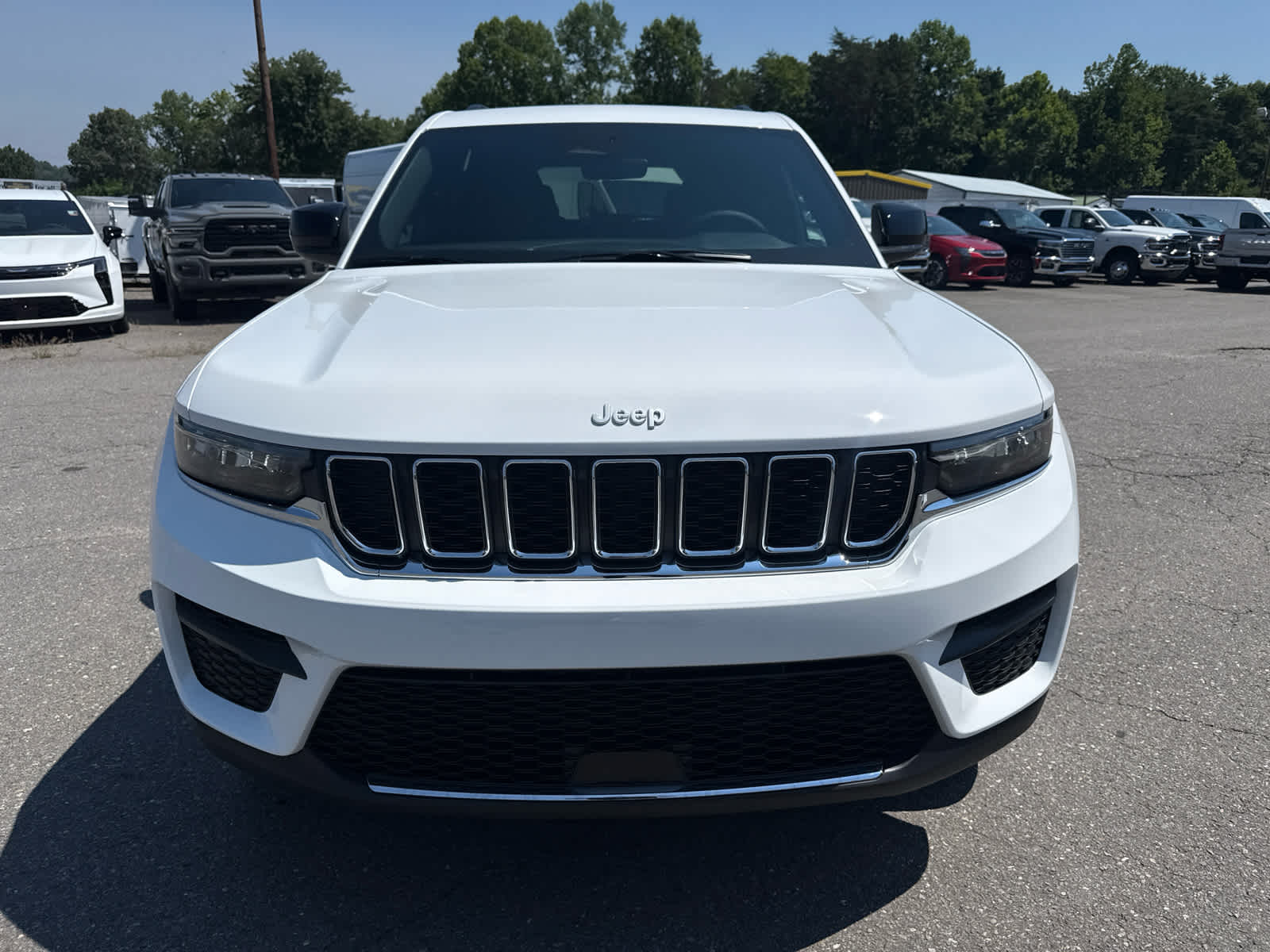 2026 Jeep Grand Cherokee GRAND CHEROKEE LAREDO 4X4