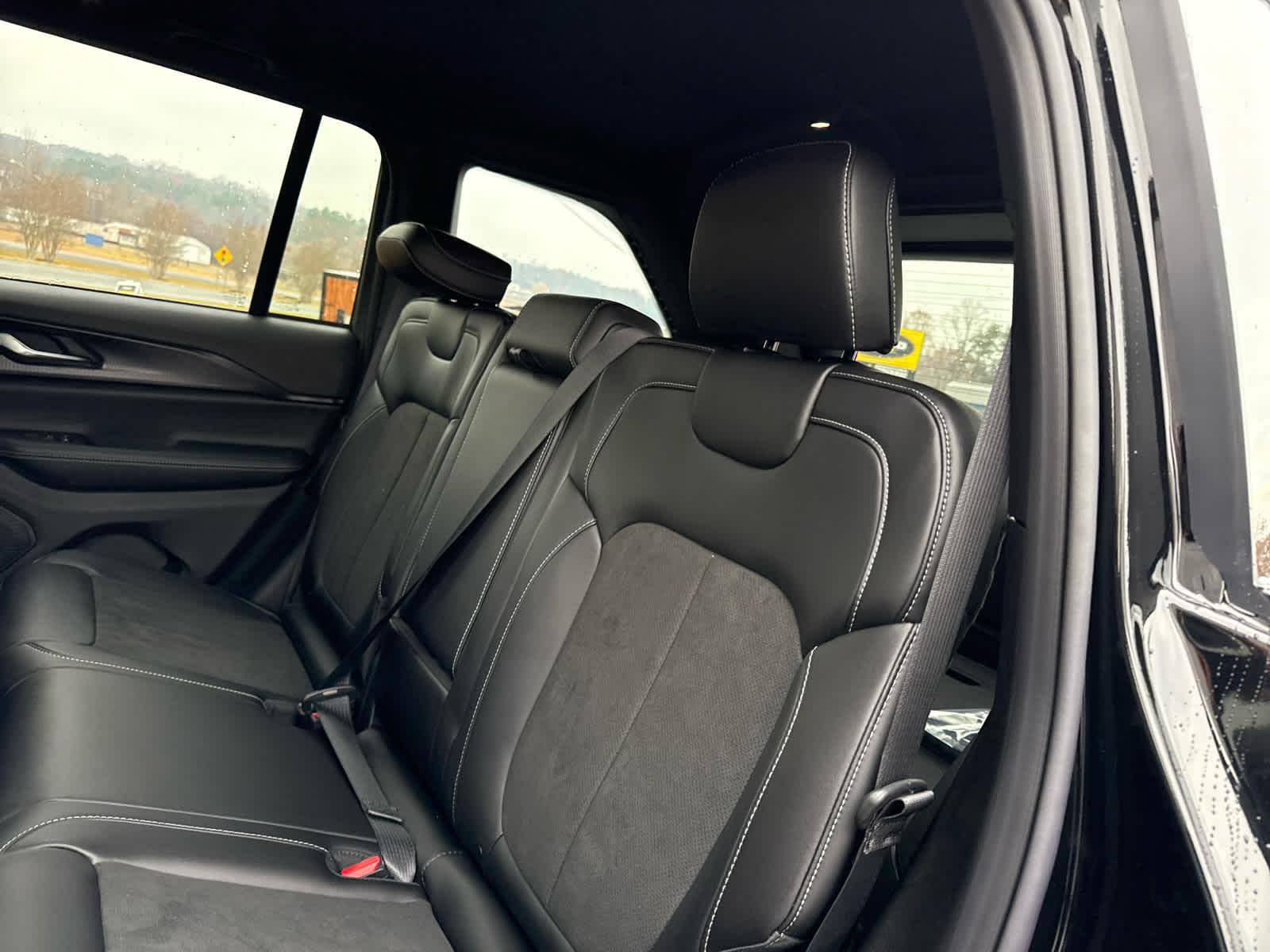 2025 Jeep Grand Cherokee GRAND CHEROKEE ALTITUDE 4X4