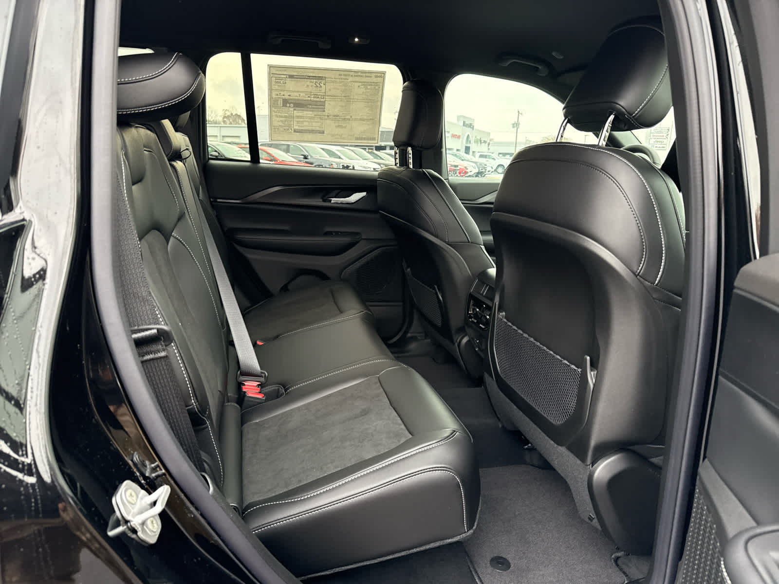 2025 Jeep Grand Cherokee GRAND CHEROKEE ALTITUDE 4X4