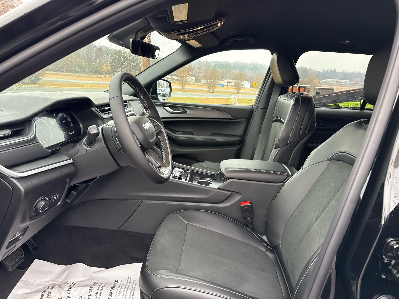 2025 Jeep Grand Cherokee GRAND CHEROKEE ALTITUDE 4X4