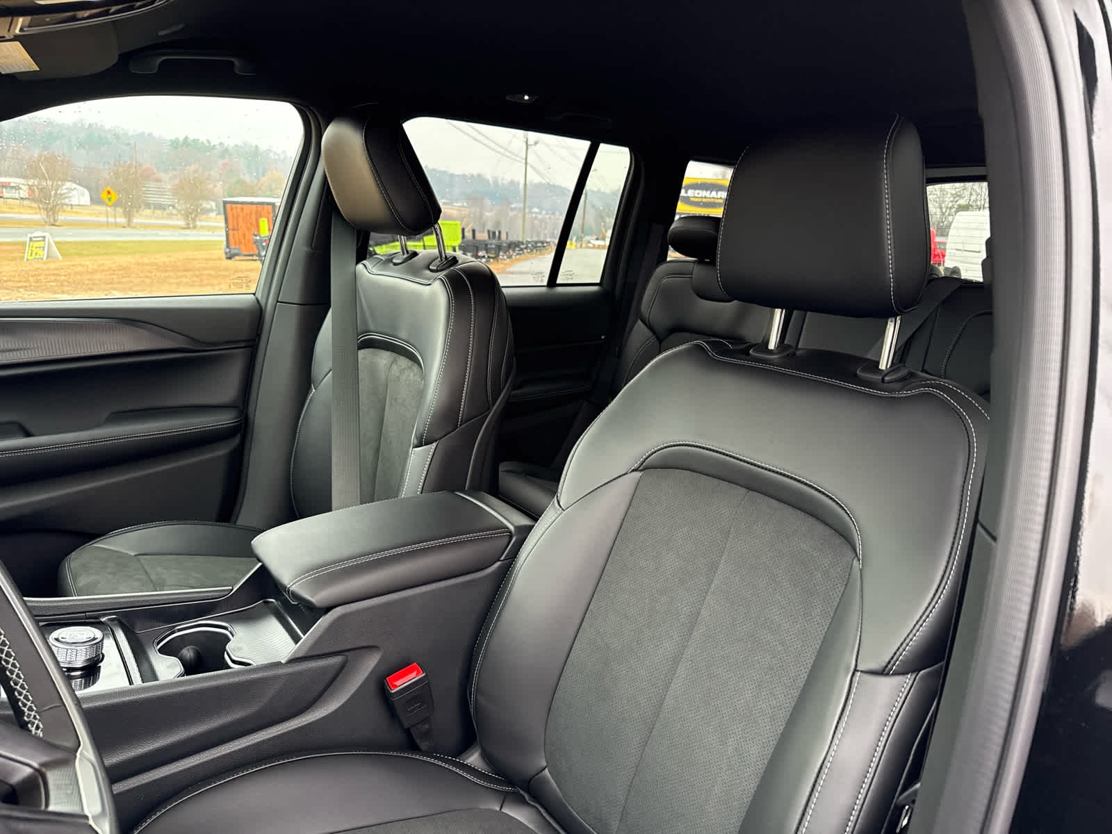 2025 Jeep Grand Cherokee GRAND CHEROKEE ALTITUDE 4X4