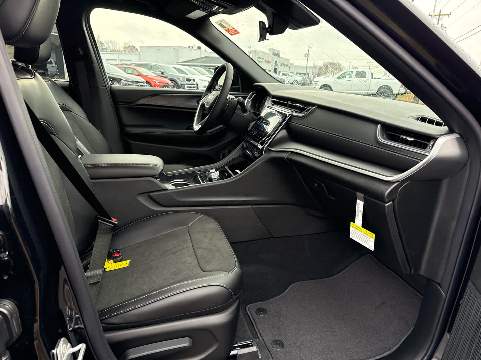 2025 Jeep Grand Cherokee GRAND CHEROKEE ALTITUDE 4X4