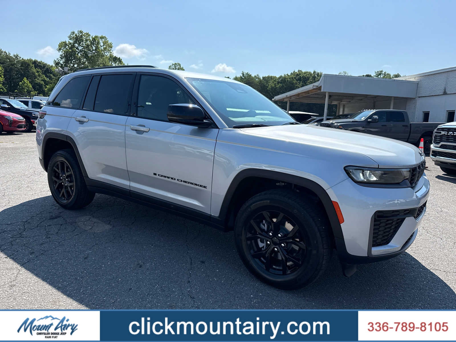 2026 Jeep Grand Cherokee GRAND CHEROKEE LAREDO ALTITUDE 4X4
