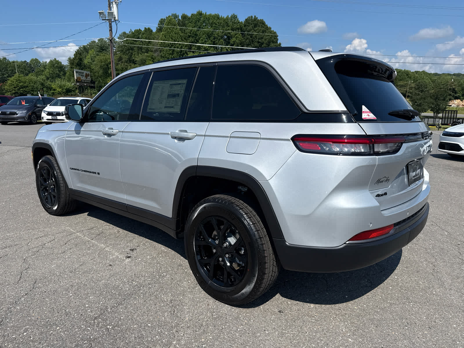 2026 Jeep Grand Cherokee GRAND CHEROKEE LAREDO ALTITUDE 4X4