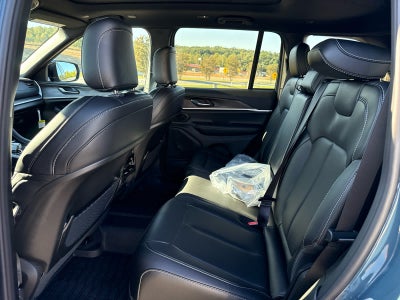 2027 Jeep Grand Cherokee GRAND CHEROKEE LIMITED 4X4