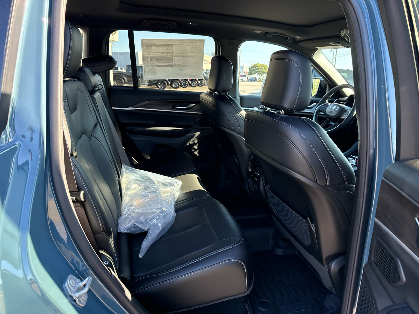 2027 Jeep Grand Cherokee GRAND CHEROKEE LIMITED 4X4