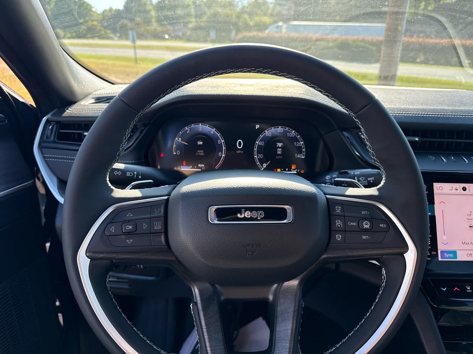 2027 Jeep Grand Cherokee GRAND CHEROKEE LIMITED 4X4