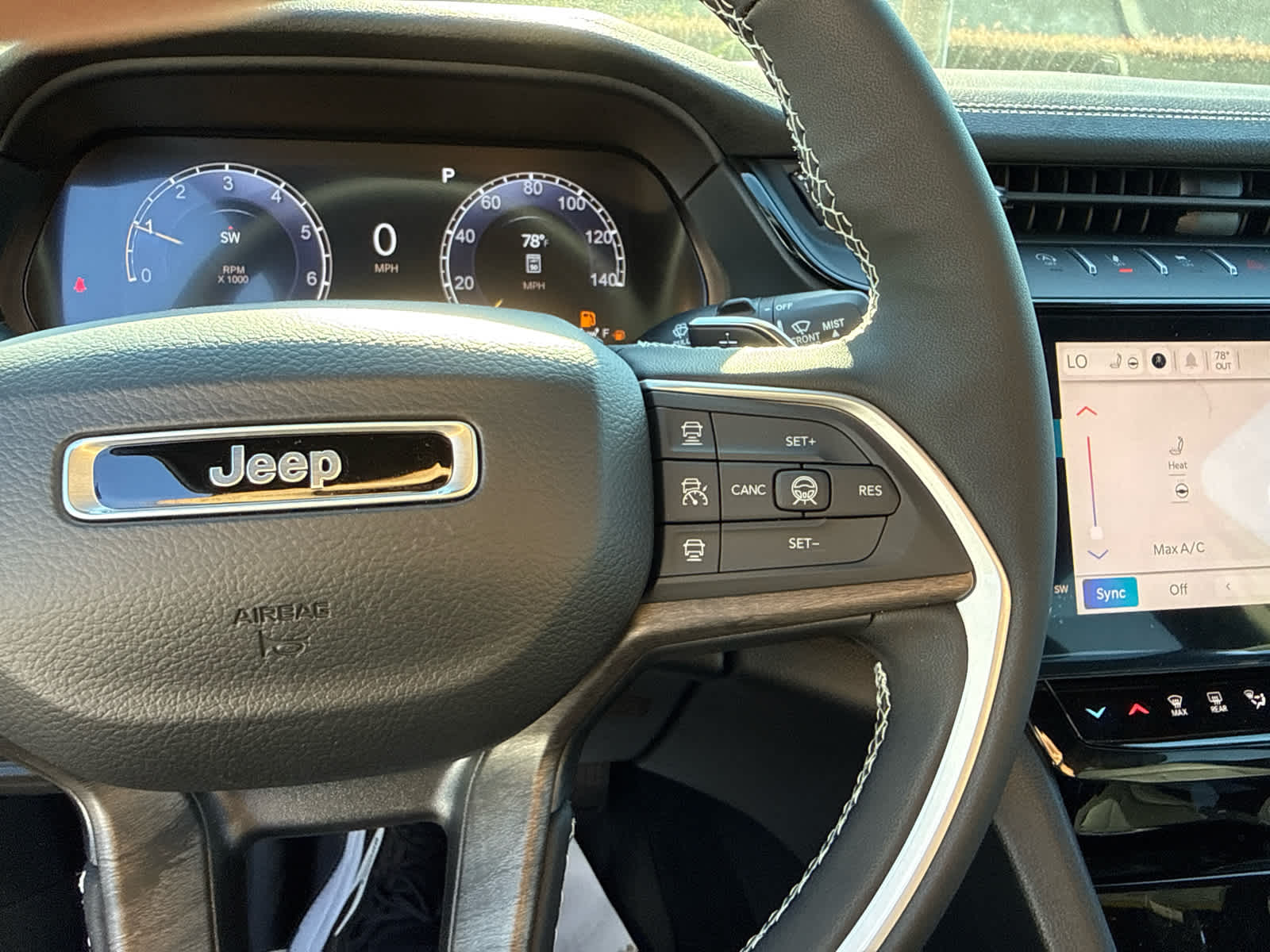 2027 Jeep Grand Cherokee GRAND CHEROKEE LIMITED 4X4