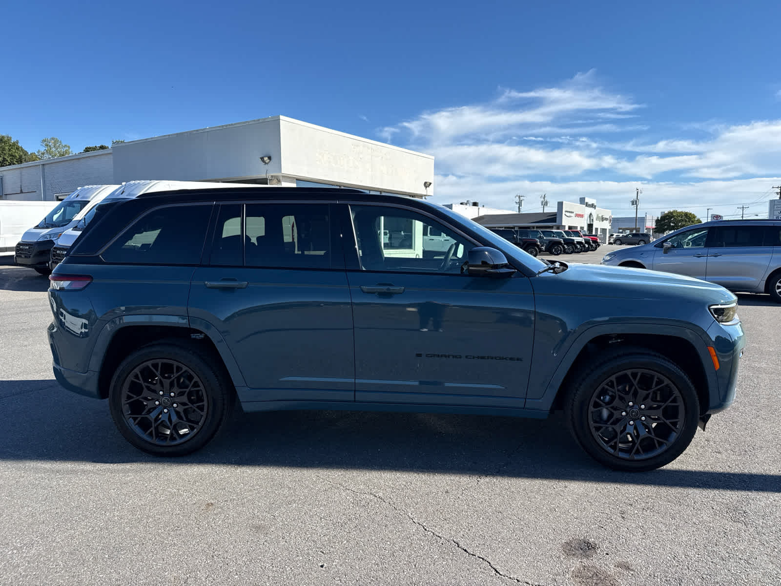 2027 Jeep Grand Cherokee GRAND CHEROKEE SUMMIT 4X4