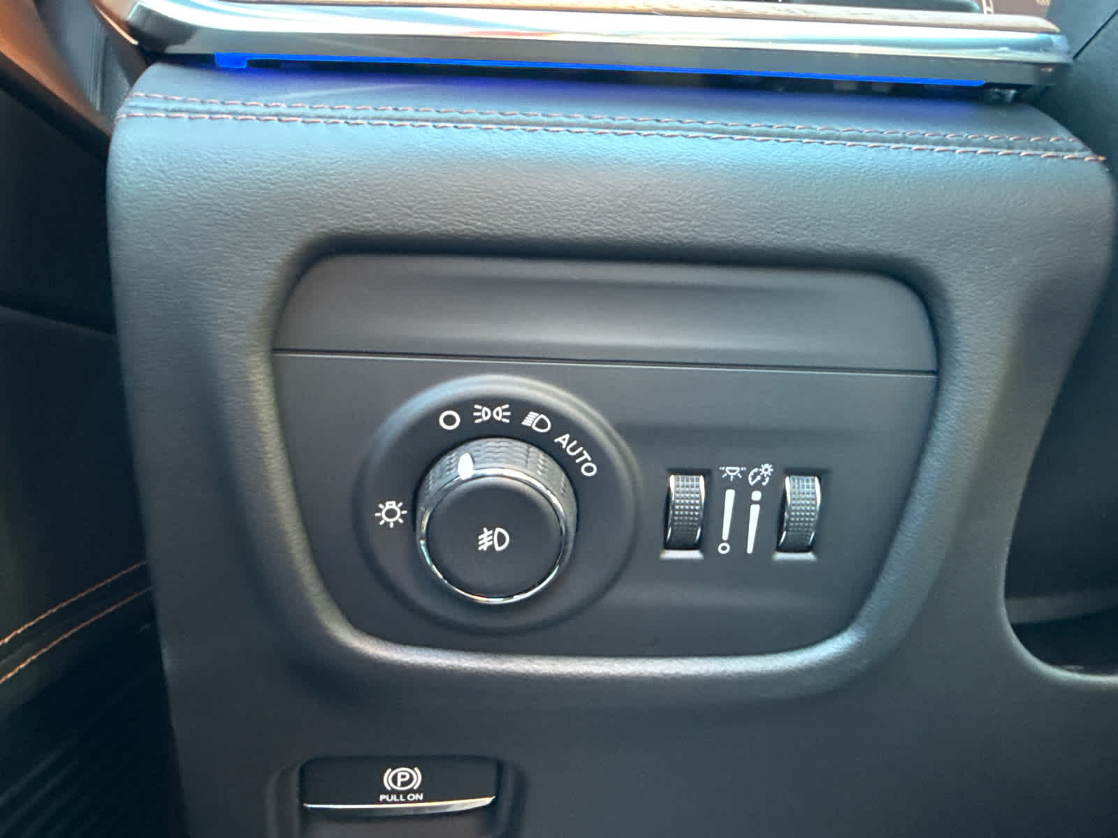 2027 Jeep Grand Cherokee GRAND CHEROKEE SUMMIT 4X4