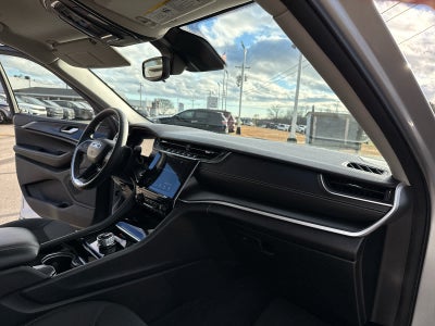 2023 Jeep Grand Cherokee L Laredo 4x4