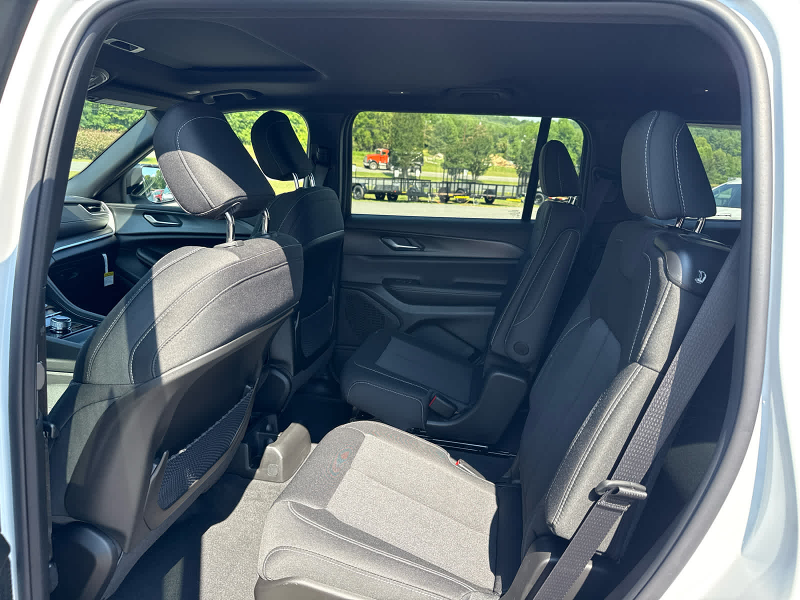 2026 Jeep Grand Cherokee GRAND CHEROKEE L LAREDO X 4X4