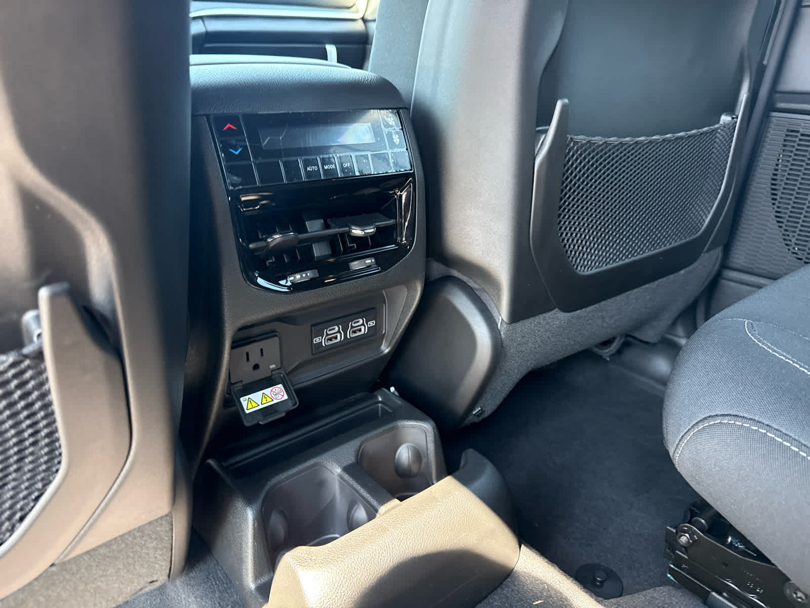 2026 Jeep Grand Cherokee GRAND CHEROKEE L LAREDO X 4X4