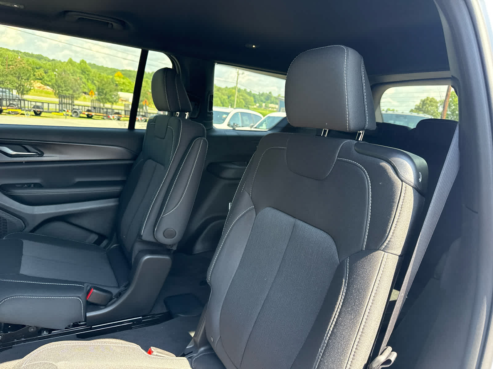 2026 Jeep Grand Cherokee GRAND CHEROKEE L LAREDO X 4X4