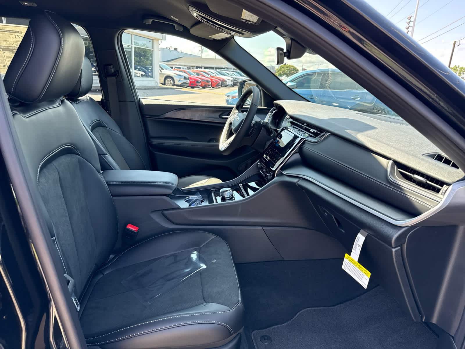 2025 Jeep Grand Cherokee GRAND CHEROKEE L ALTITUDE 4X4