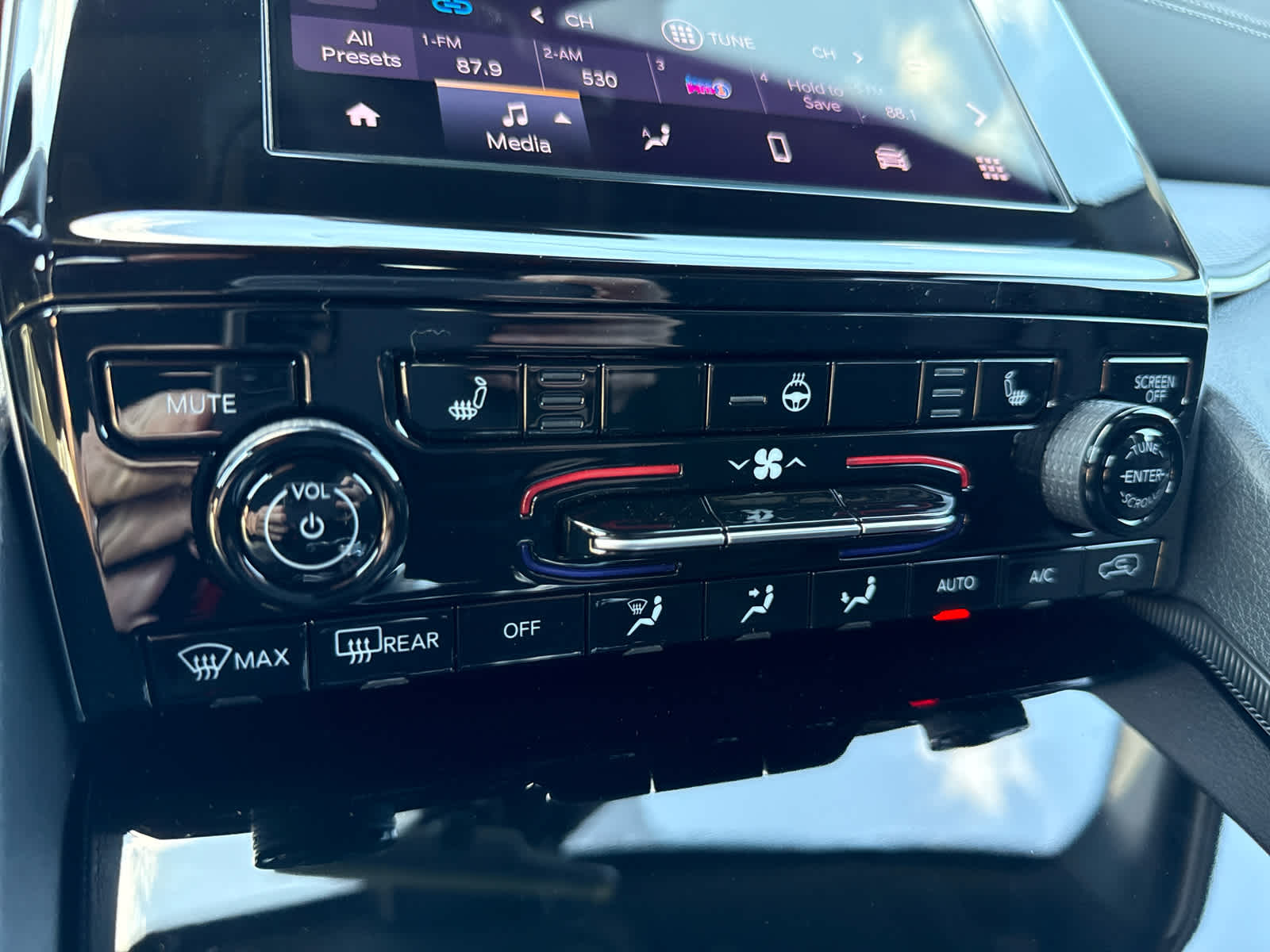 2025 Jeep Grand Cherokee GRAND CHEROKEE L ALTITUDE 4X4