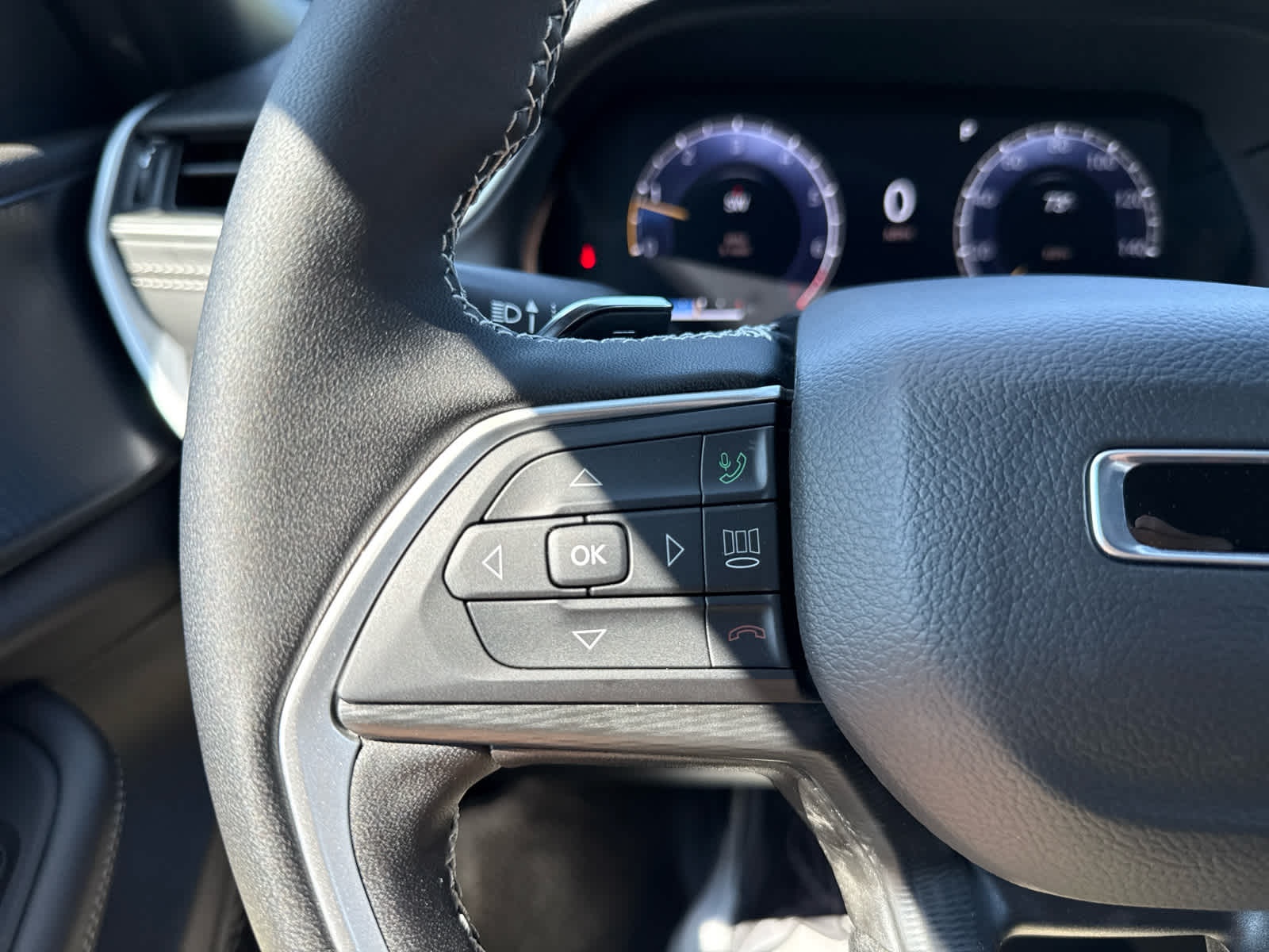 2025 Jeep Grand Cherokee GRAND CHEROKEE L ALTITUDE 4X4