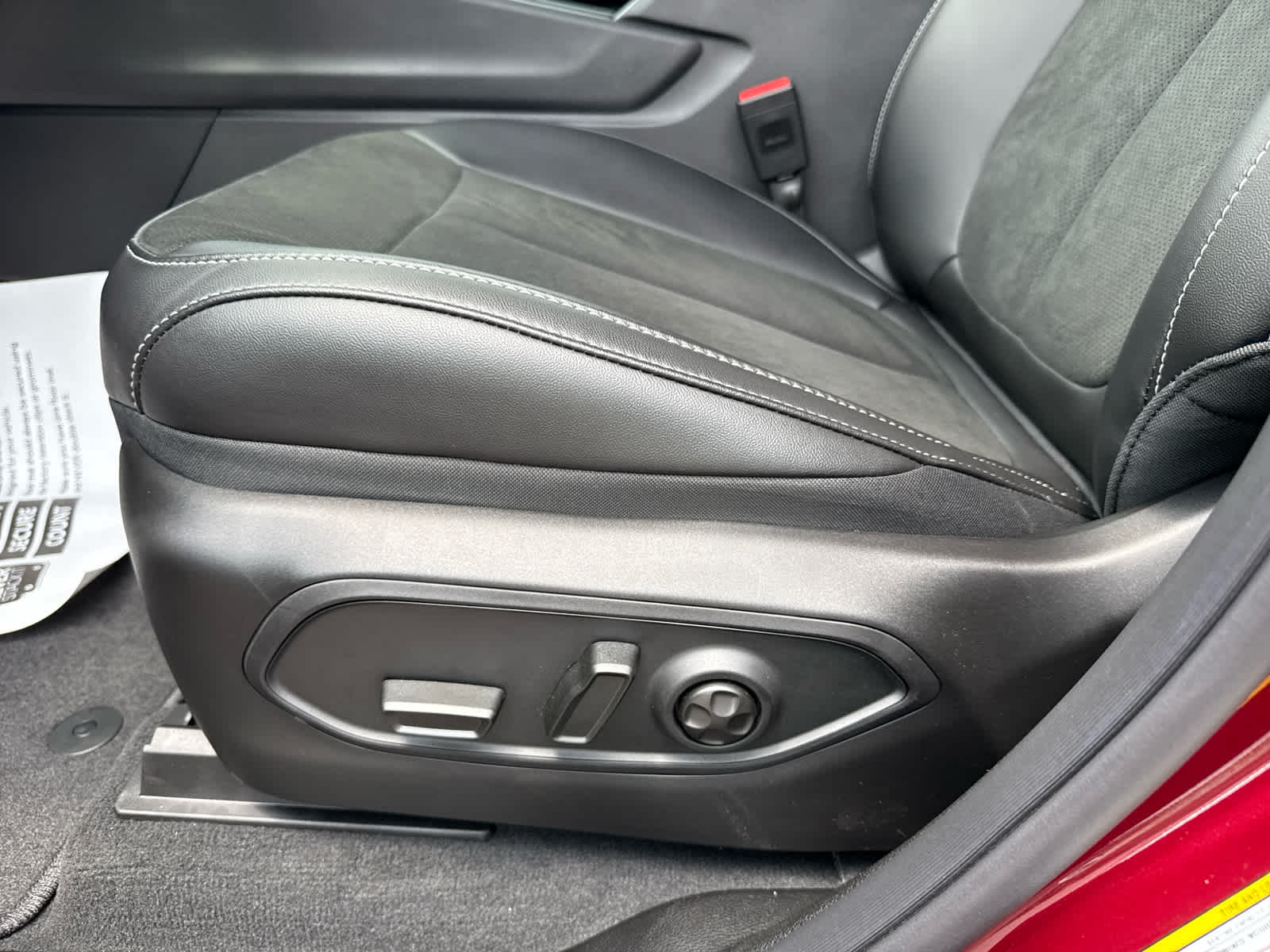 2025 Jeep Grand Cherokee GRAND CHEROKEE L ALTITUDE 4X4