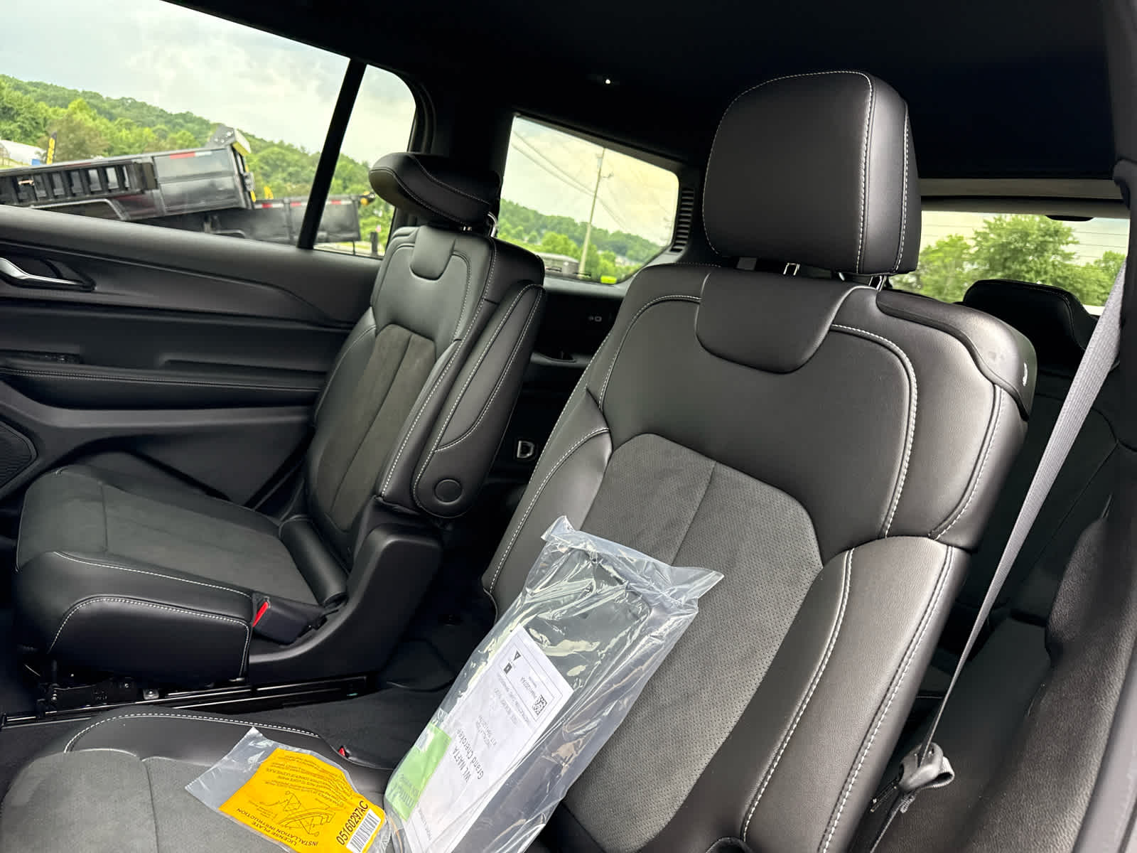 2025 Jeep Grand Cherokee GRAND CHEROKEE L ALTITUDE 4X4