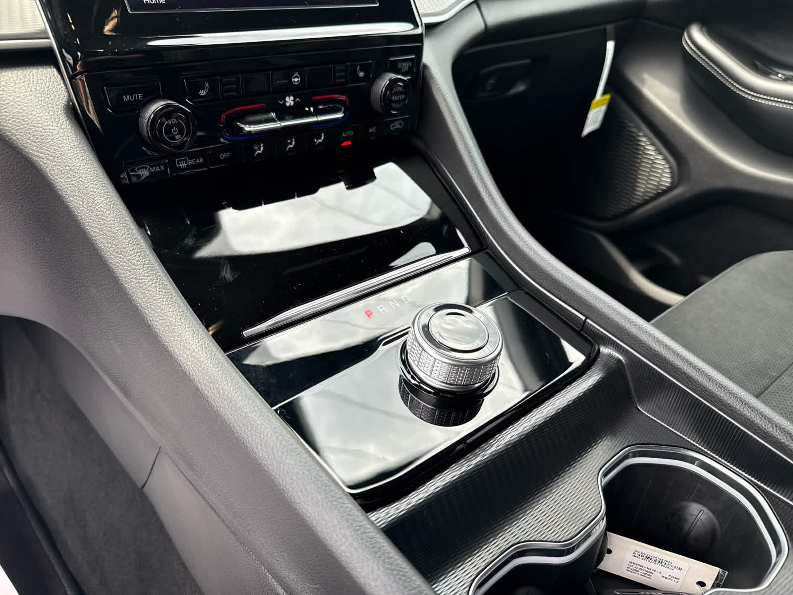 2025 Jeep Grand Cherokee GRAND CHEROKEE L ALTITUDE 4X4