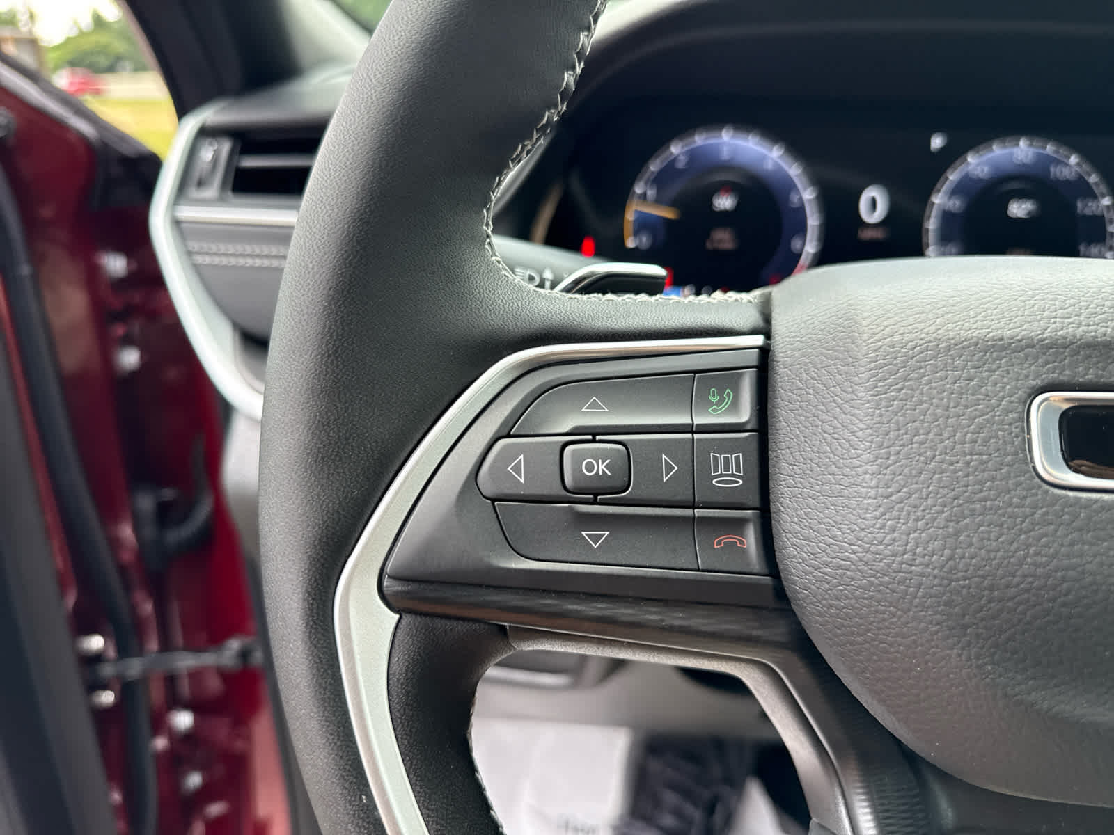 2025 Jeep Grand Cherokee GRAND CHEROKEE L ALTITUDE 4X4