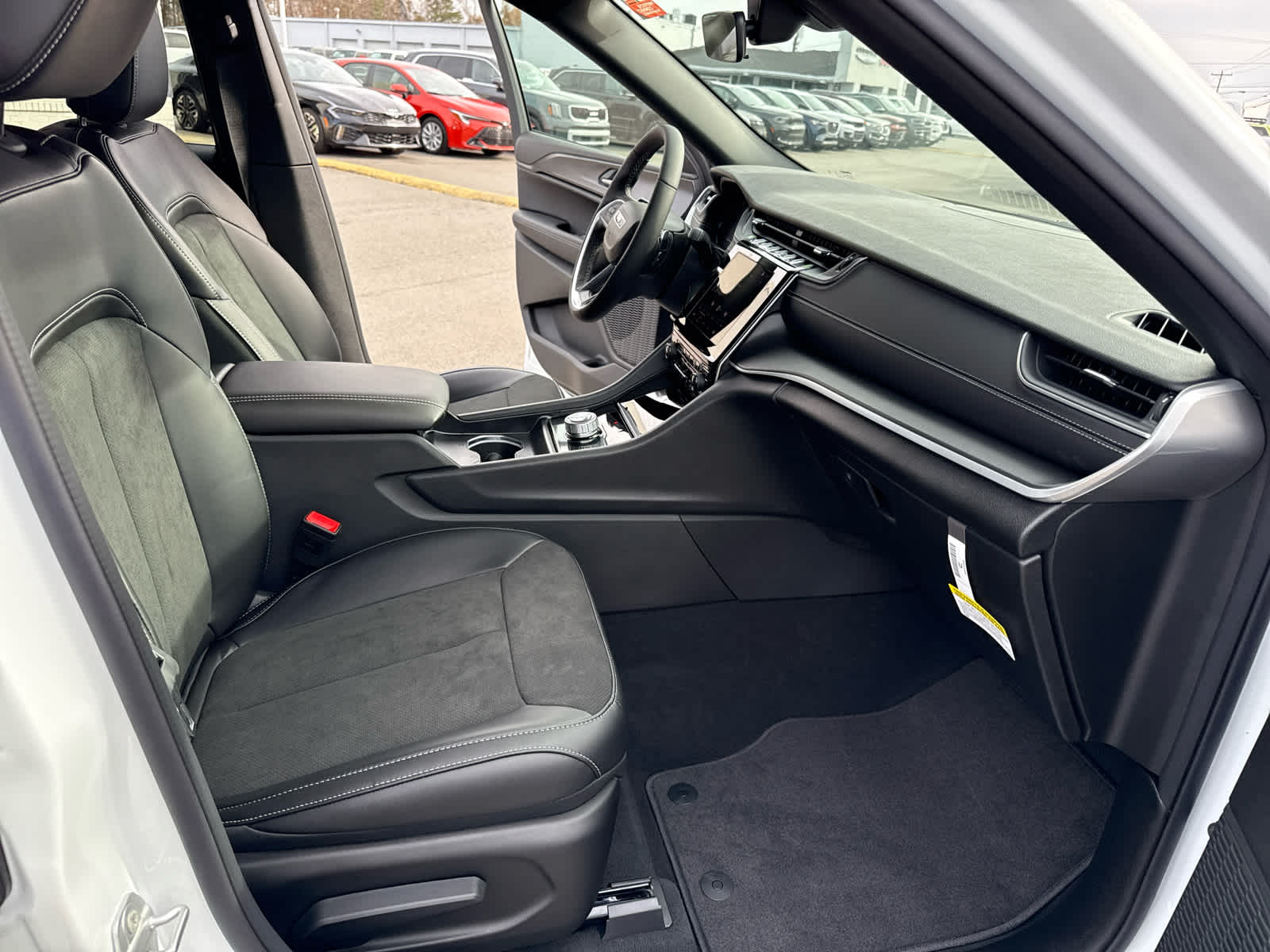 2025 Jeep Grand Cherokee GRAND CHEROKEE L ALTITUDE X 4X4