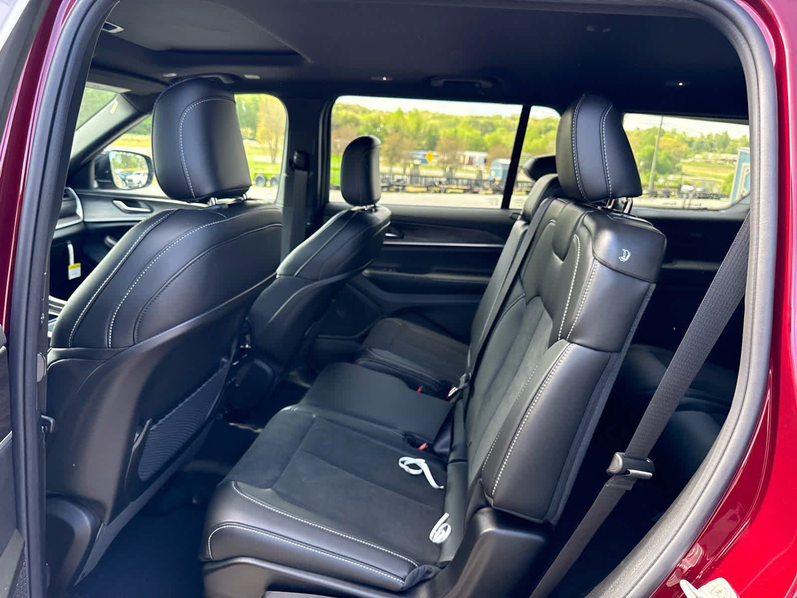 2026 Jeep Grand Cherokee GRAND CHEROKEE L LAREDO ALTITUDE 4X4