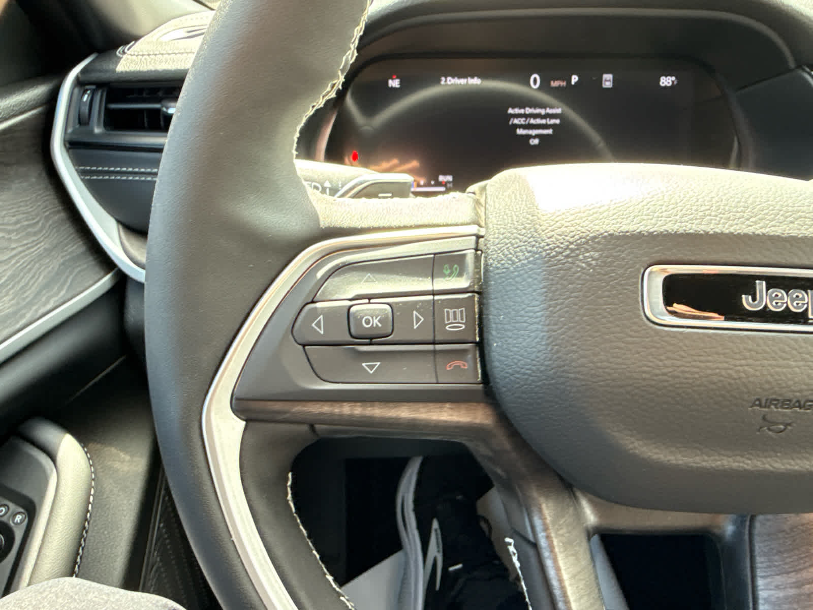 2026 Jeep Grand Cherokee GRAND CHEROKEE L LAREDO ALTITUDE 4X4