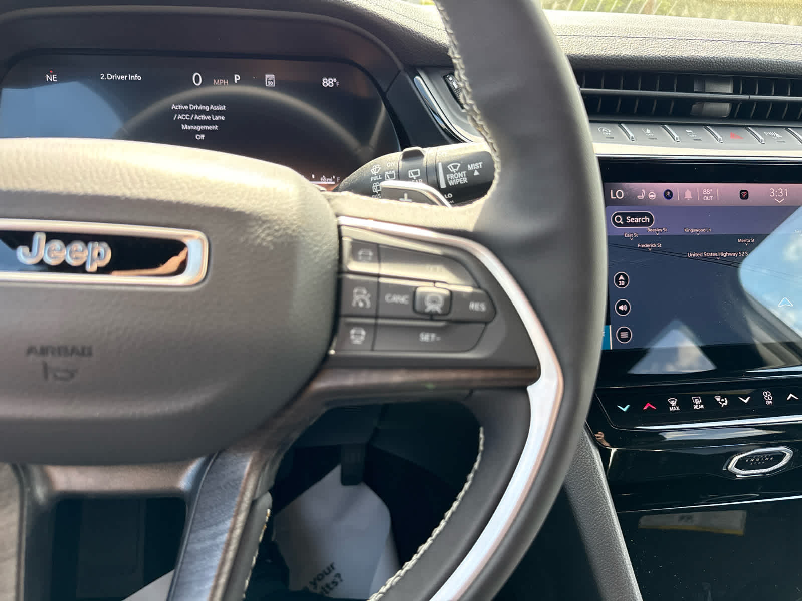 2026 Jeep Grand Cherokee GRAND CHEROKEE L LAREDO ALTITUDE 4X4