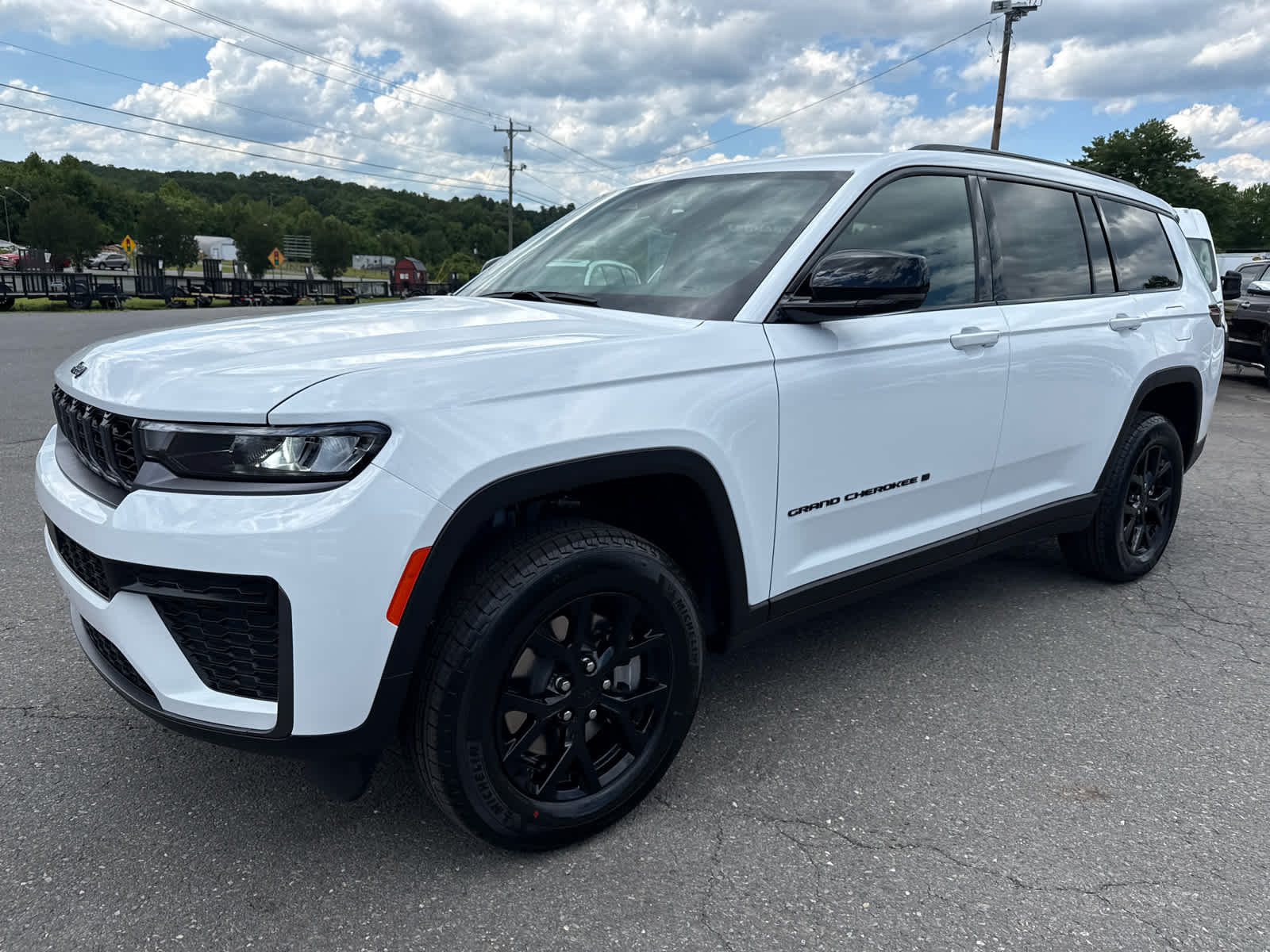 2026 Jeep Grand Cherokee GRAND CHEROKEE L LAREDO ALTITUDE 4X4