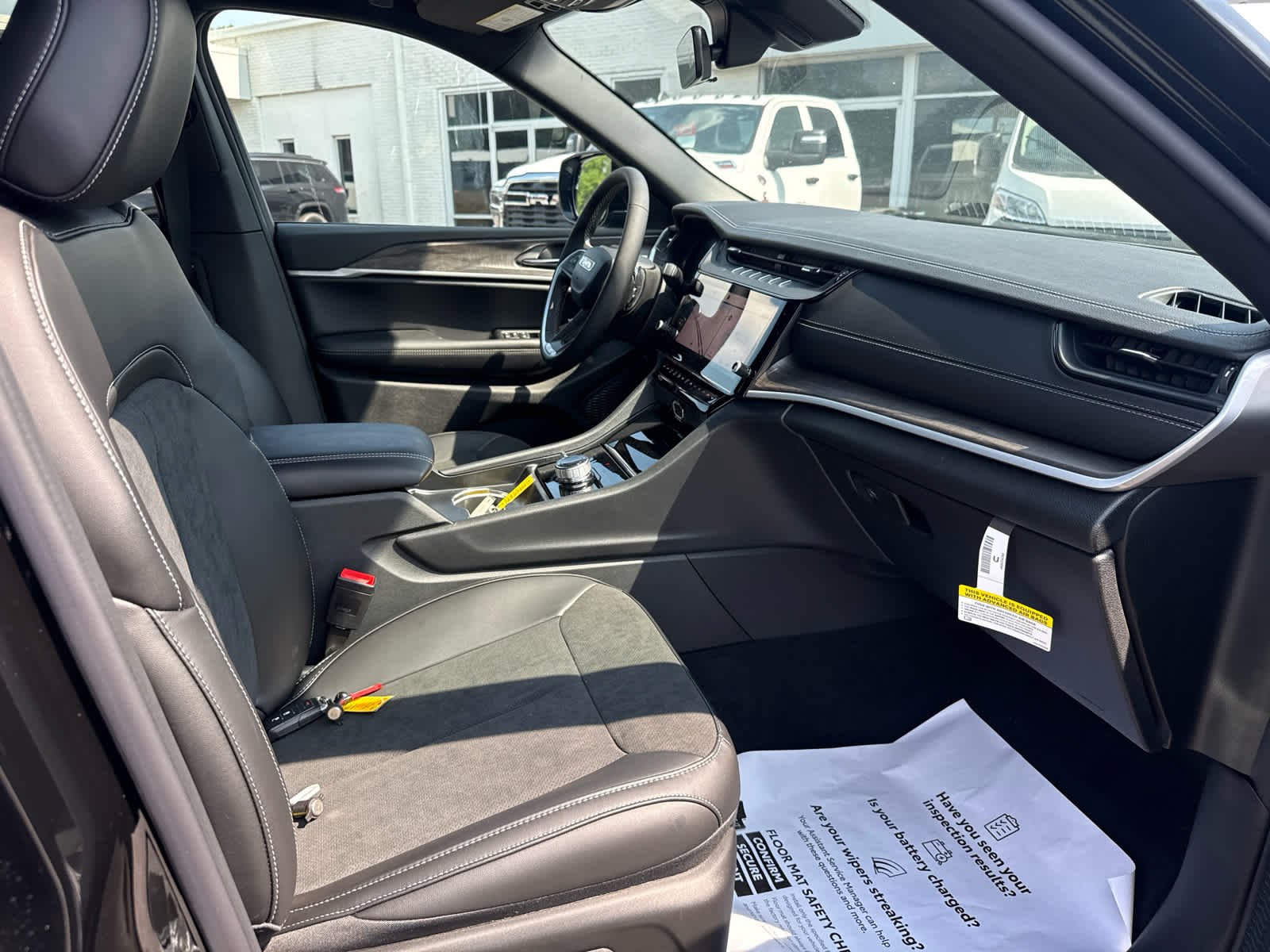 2026 Jeep Grand Cherokee GRAND CHEROKEE L LAREDO ALTITUDE 4X4