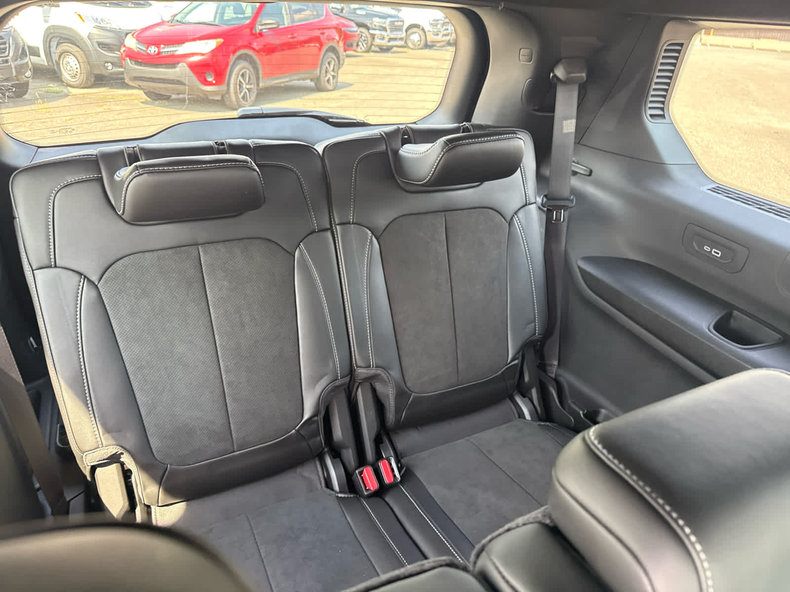 2026 Jeep Grand Cherokee GRAND CHEROKEE L LAREDO ALTITUDE 4X4
