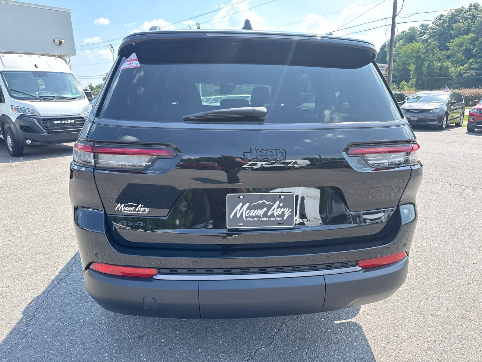 2026 Jeep Grand Cherokee GRAND CHEROKEE L LAREDO ALTITUDE 4X4