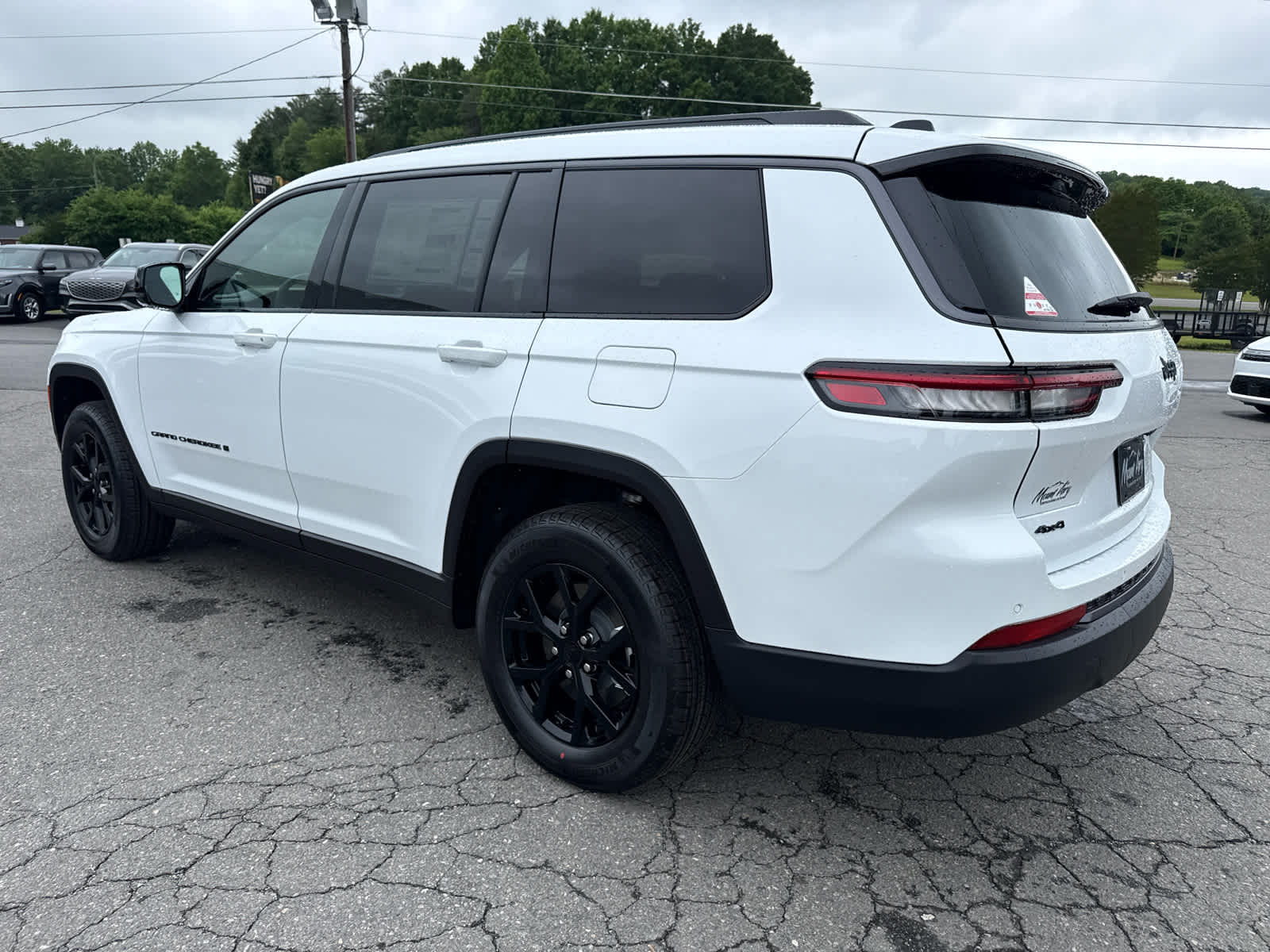 2026 Jeep Grand Cherokee GRAND CHEROKEE L LAREDO ALTITUDE 4X4