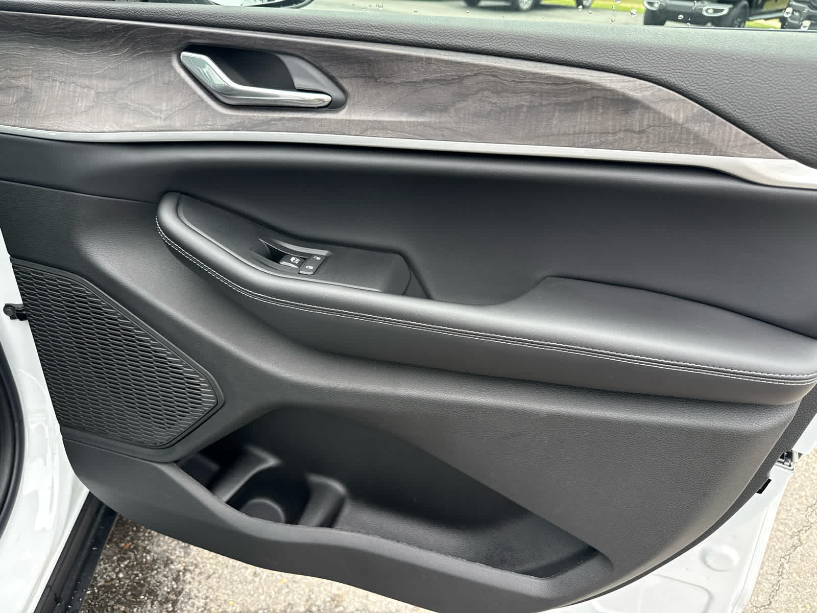 2026 Jeep Grand Cherokee GRAND CHEROKEE L LAREDO ALTITUDE 4X4