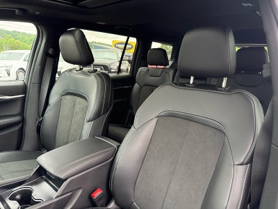2026 Jeep Grand Cherokee GRAND CHEROKEE L LAREDO ALTITUDE 4X4