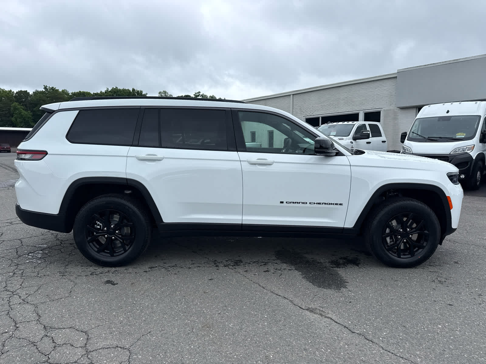 2026 Jeep Grand Cherokee GRAND CHEROKEE L LAREDO ALTITUDE 4X4